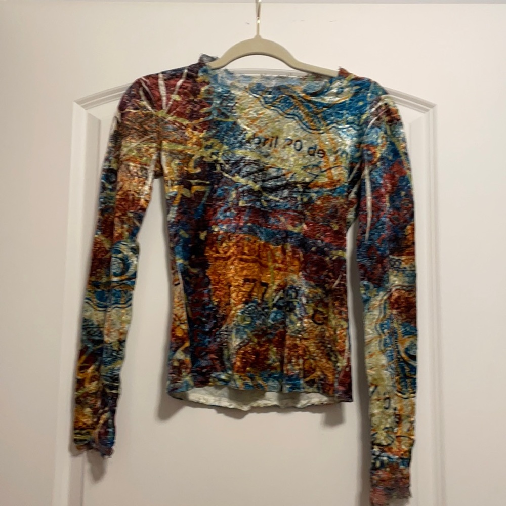 Cache cute long sleeve velvet top! Size XS